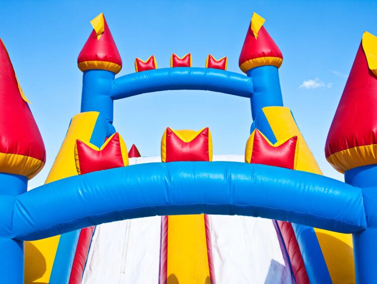 What is a bouncy castle? How to Have Fun for Hours Using a Bouncy Castle for a Function